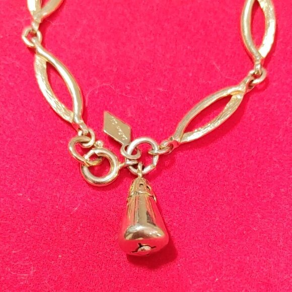 Vintage Gold Toned Bracelet with Bell Shaped Dangling Charm - Picture 3 of 5